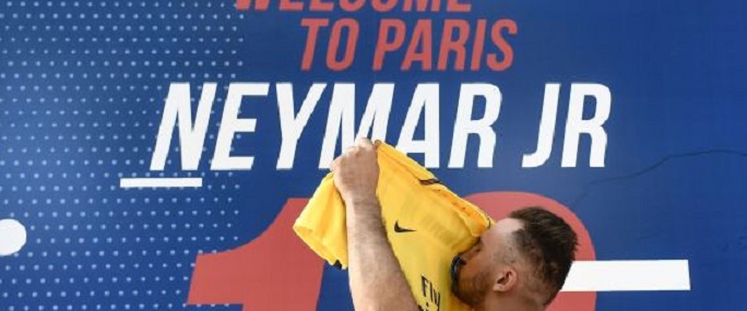 Le PSG présente son joyau Neymar