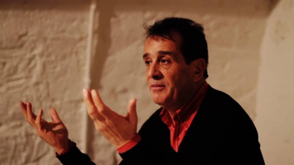 Algérie, mémoire à vif, ou le caméléon albinois, de Brahim Senouci: Une autre fenêtre sur notre histoire