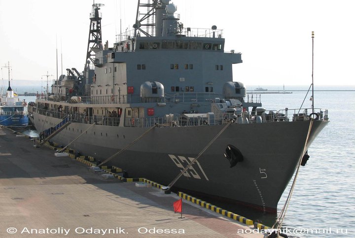 Algérie: Le navire-école « Soummam 937 » accoste au port d&rsquo;Alger (MDN)