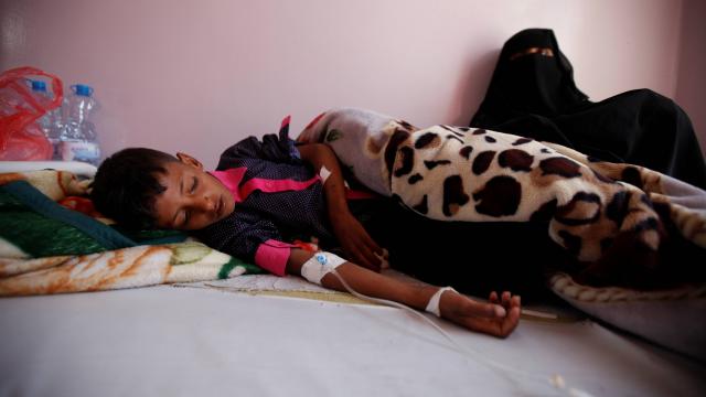 Famine au Yémen : Londres appelle à la levée « immédiate » du blocus de la coalition arabe