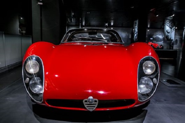 Fiat Chrysler Automobiles : Alfa Romeo célèbre les 50 ans de la mythique 33 Stradale