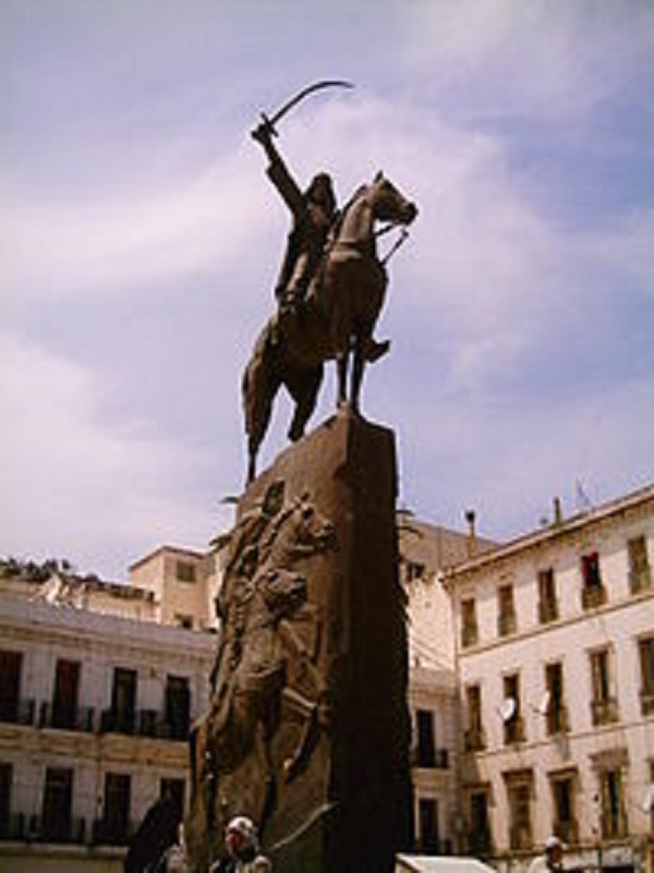 Place Emir-Abdelkader: Echange de livres