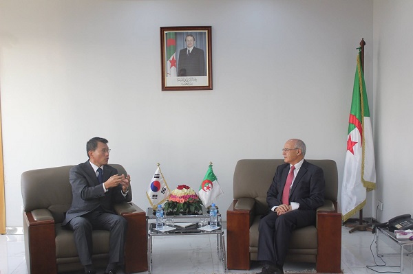 M. Yousfi souhaite une plus grande présence des entreprises sud-coréennes en Algérie
