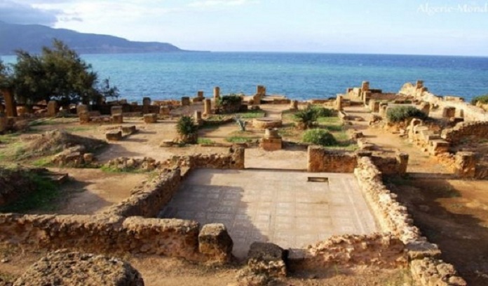 Mihoubi: l&rsquo;Etat mobilisé pour la protection et l&rsquo;entretien des sites archéologiques