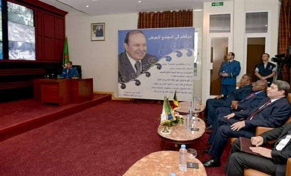 Le ministre de l&rsquo;Intérieur de la République du Congo effectue une visite au Centre de commandement et de contrôle de la DGSN