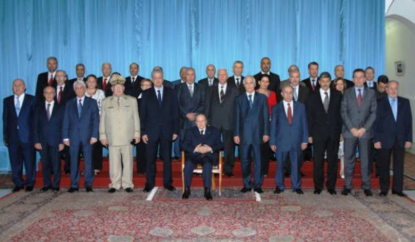 GEL DES PROJETS, ÉQUILIBRE RÉGIONAL, L&rsquo;ARGENT DE L&rsquo;INFORMEL Les sénateurs interpellent le gouvernement