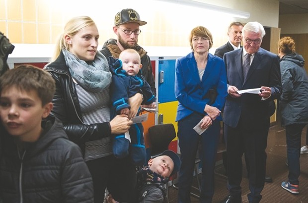 Sa photo a fait le tour du web: Le président fédéral allemand fait la queue pour voter !