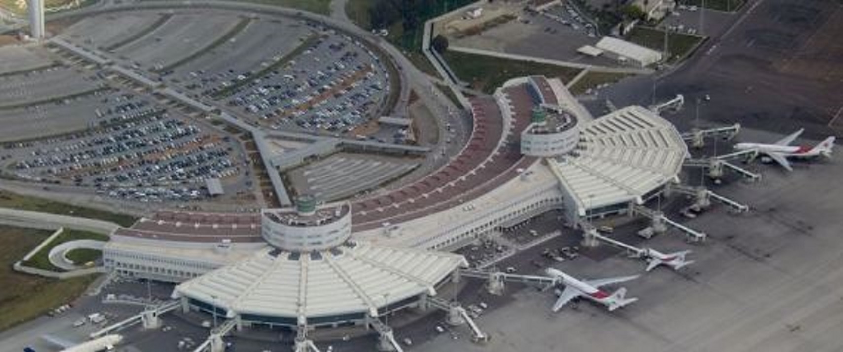 Le nouvel aéroport d&rsquo;Alger réalisé à 75%, sera livré fin 2018