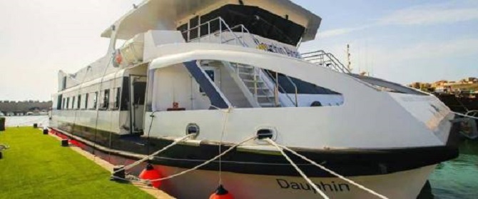 En attendant le restaurant, un bateau qui ne mène pas large