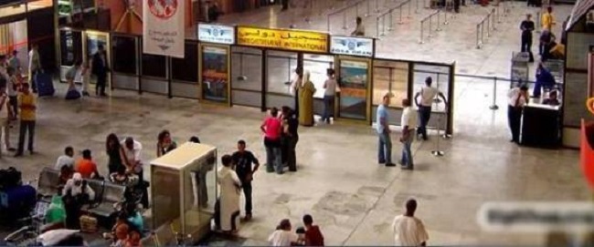 Aéroport d’Oran: une passagère arrêtée avec 55 cartouches de cigarettes étrangères