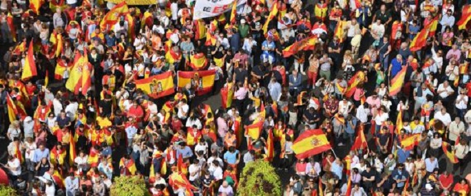 Madrid: des milliers de manifestants pour défendre l’unité de l’Espagne
