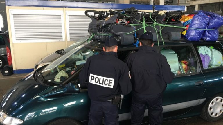 Marseille: 500 véhicules à destination de l’Algérie visés par une opération de fouille
