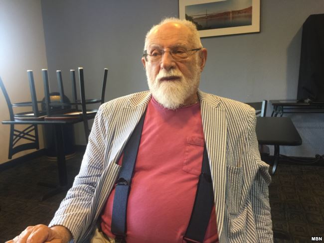 Insolite : Voici l’histoire de Djeloul  Merbrouk. Le poète Américain qui par hasard découvre qu’il est Algérien !