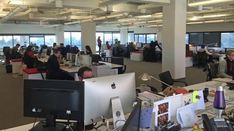 Affiches électorales, flyer, Casquettes, stylos… : Le bonheur des agences de com&rsquo;