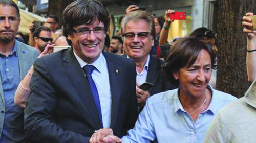 Puigdemont n’accepte pas sa destitution et appelle à «s’opposer» à Madrid