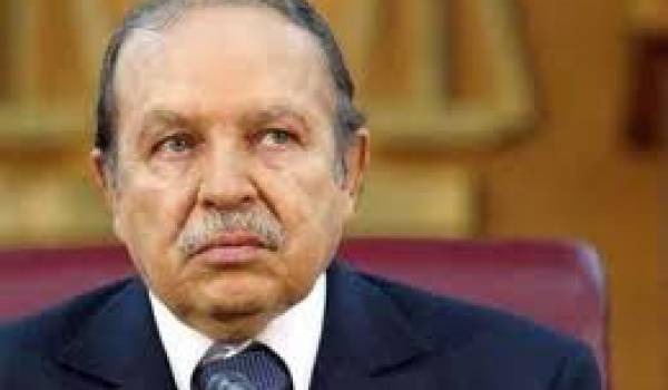 Le président Bouteflika félicite son homologue allemand pour la fête nationale de son pays