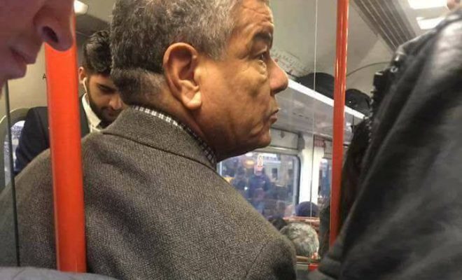 Arrêt sur image- Amar Saâdani dans un métro londonien