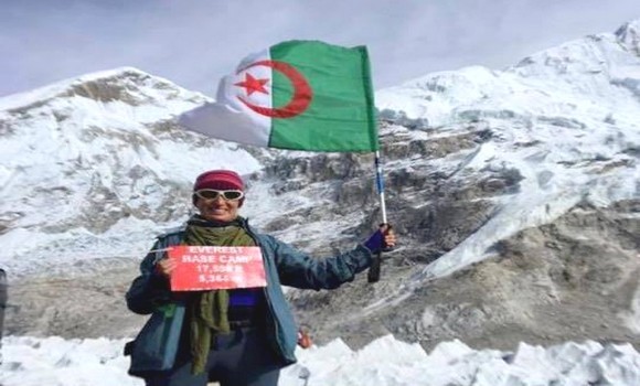 Everest : l’Algérienne Imene Aït Oumeziane réussit son défi