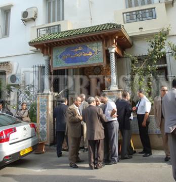 La contestation gagne le siège national du parti : bataille rangée autour des listes