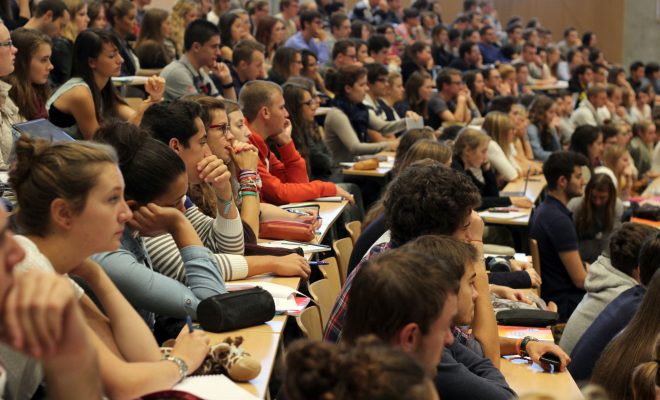 25 000 étudiants algériens inscrits dans les université françaises.