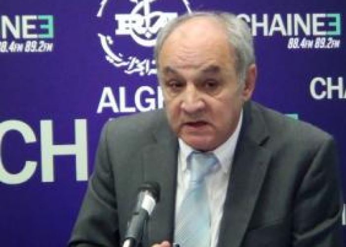 Le président du conseil de l&rsquo;ordre tire la sonnette d&rsquo;alarme : « Les médecins sont devenus des harraga de luxe »