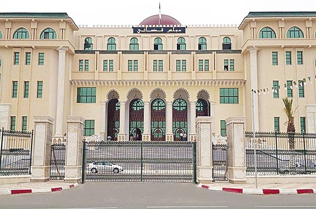 Tlemcen: Poursuivi en justice pour avoir abattu 4 platanes