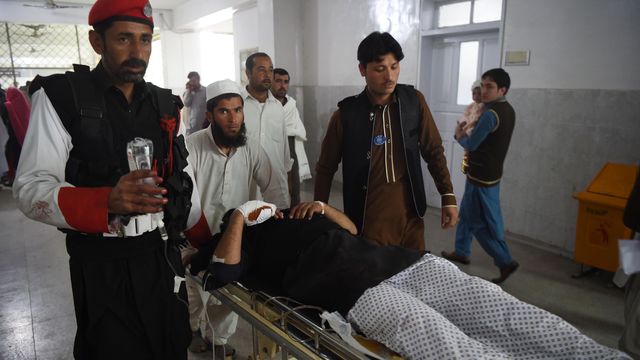 Pakistan: un attentat-suicide devant un sanctuaire soufi fait 13 morts