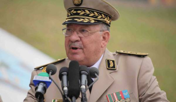 Gaïd Salah devant le commandement des forces navales « Hisser la flotte aux rangs de la modernité »