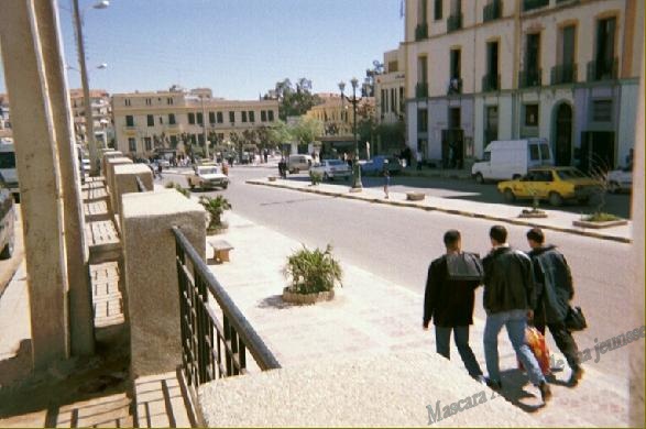 AOUF (MASCARA) : Électrification et réhabilitation des routes au menu des revendications