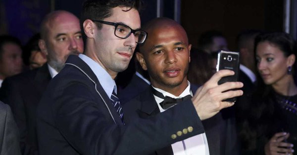 Brahimi : « Je dédie ce trophée à ma mère. Si j&rsquo;en suis là c&rsquo;est grâce à tout ce qu&rsquo;elle a fait pour moi »