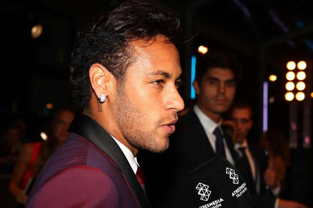 Best FIFA Award : Neymar assure qu’il gardera toujours Barcelone dans son cœur
