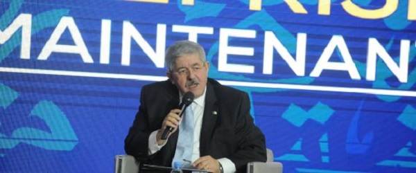 Université du FCE: Ahmed Ouyahia tente de rassurer les chefs d’entreprises et les investisseurs