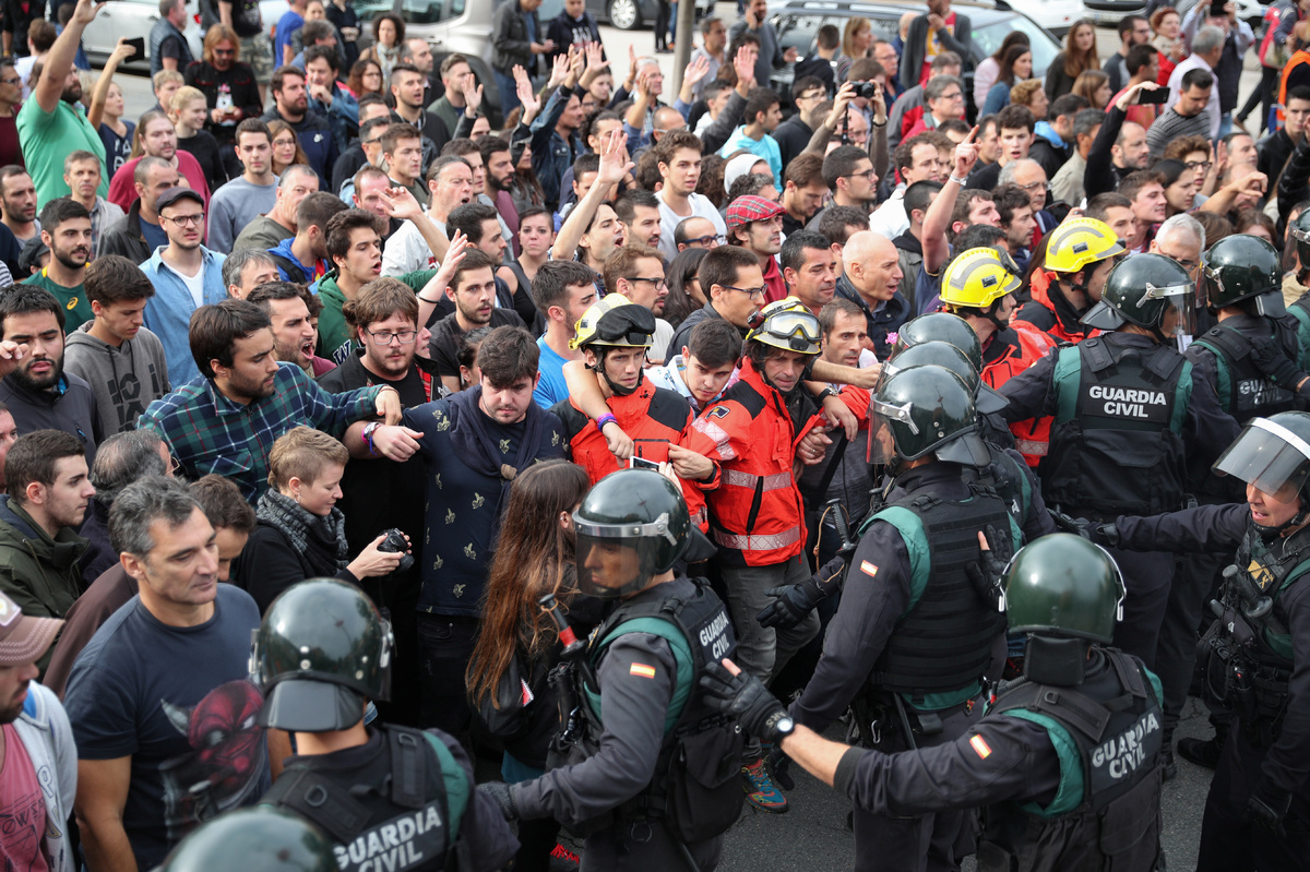 Les indépendantistes Catalans maintiennent le référendum, l’Espagne retient son souffle
