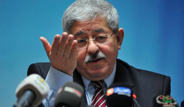 Ouyahia : lorsqu’il y a des sous , ce n’est pas les trottoirs qu’il faut refaire