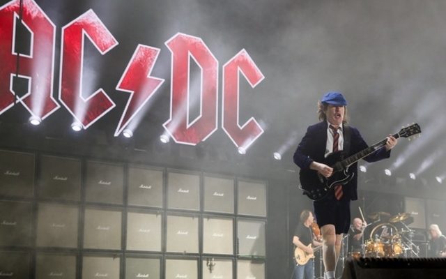Décès du musicien australien George Young, “mentor” d’AC/DC