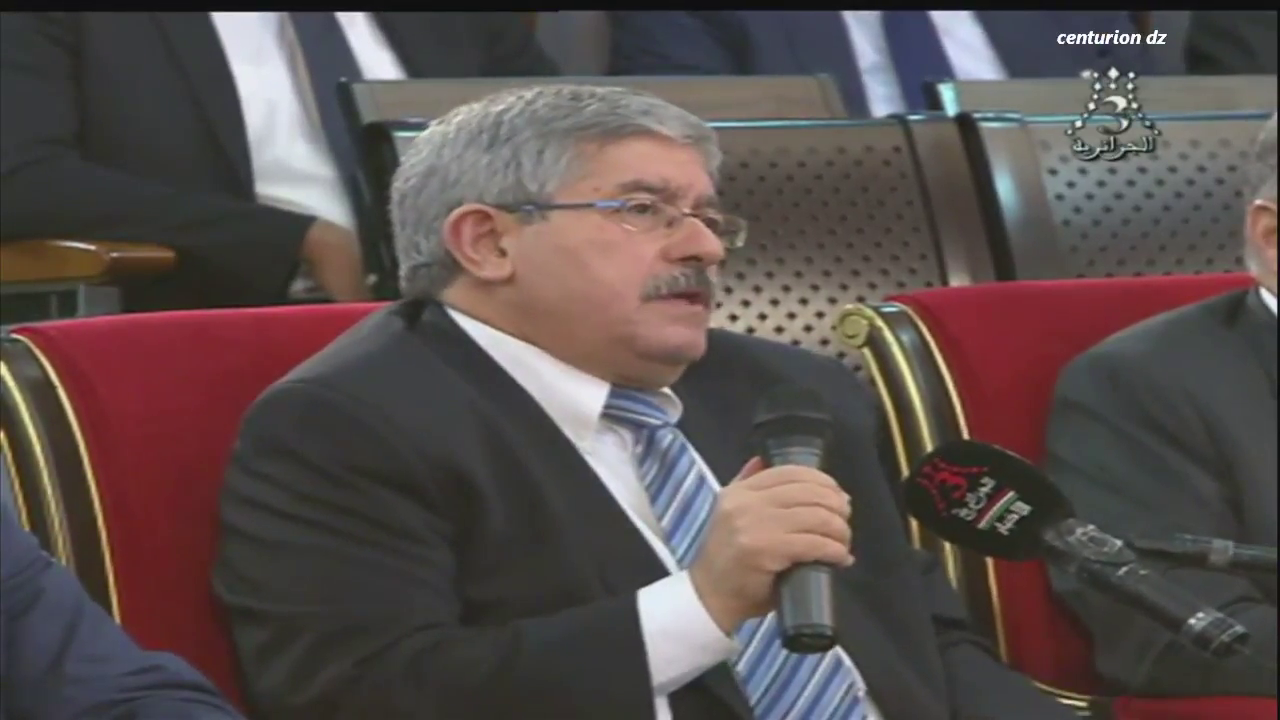 Ouyahia “encourage” Sonatrach à se lancer dans le gaz de schiste