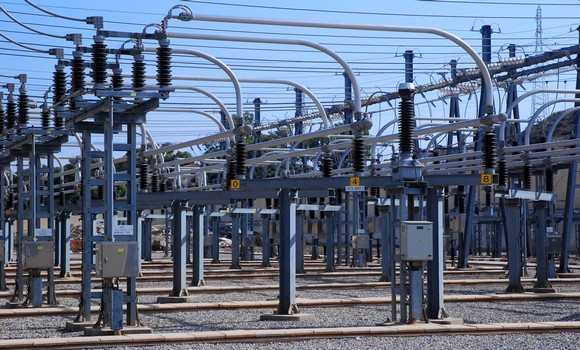 El-Oued: 2,5 mds DA d’investissements pour améliorer le réseau d’électricité