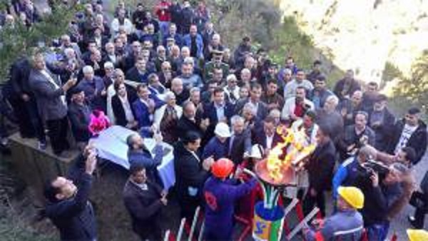 Tizi-Ouzou Le wali Bouderbali hier à Souk El Tenine et à Boghni Du gaz et de l’électricité pour les villages