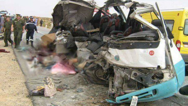 6 blessés dans une collision entre un car et un taxi