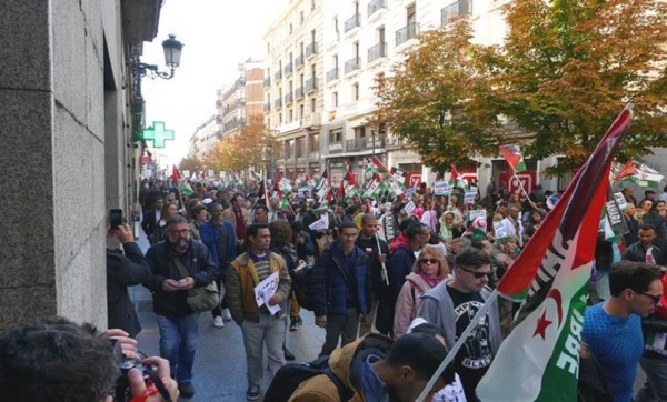 Espagne: des milliers de manifestants à Madrid en faveur d’un référendum d’autodétermination au Sahara occidental