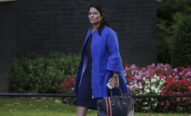 GB : Démission de la secrétaire d’Etat au commerce international