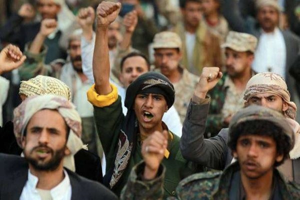 Les Houthis menacent les navires de la coalition sous commandement de Riyad