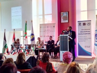 L'ancien ministre des finances Abdelrahmane Benkhalfa lors de son intervention.  