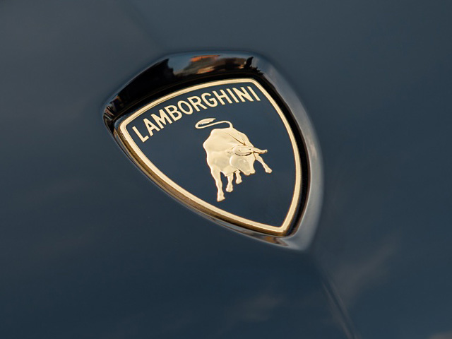 Lamborghini : L’habitacle de l’Urus dévoilé par une fuite