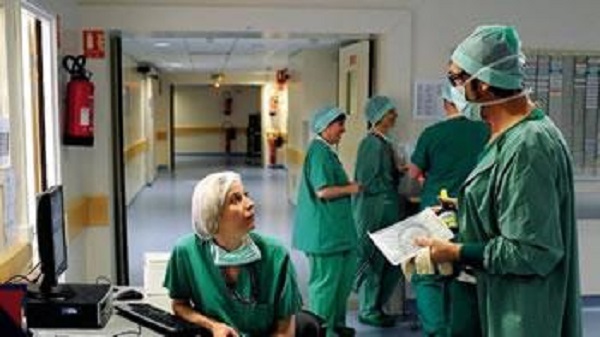 Fuite des médecins algériens vers l’étranger : Les syndicats appellent à des mesures incitatives