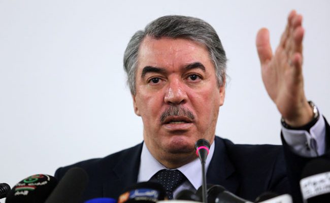 Vidéo : Tahar Hadjar a réagi sur l’affaire « de l’annulation du Diplôme de Master » des deux ministres