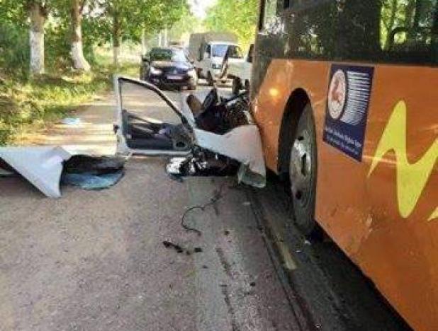 Tissemsilt: Un bus fou percute trois véhicules, 8 blessés
