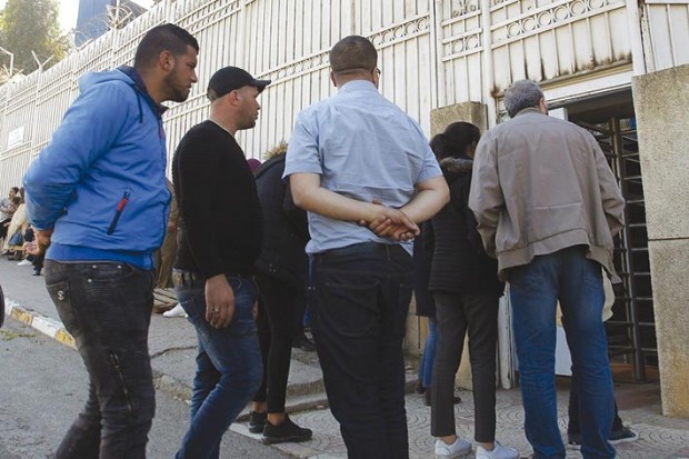 Jeudi, jour de vote : De longues files d’attente devant TLScontact