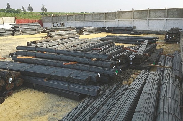 Le rond à béton plombe le bâtiment