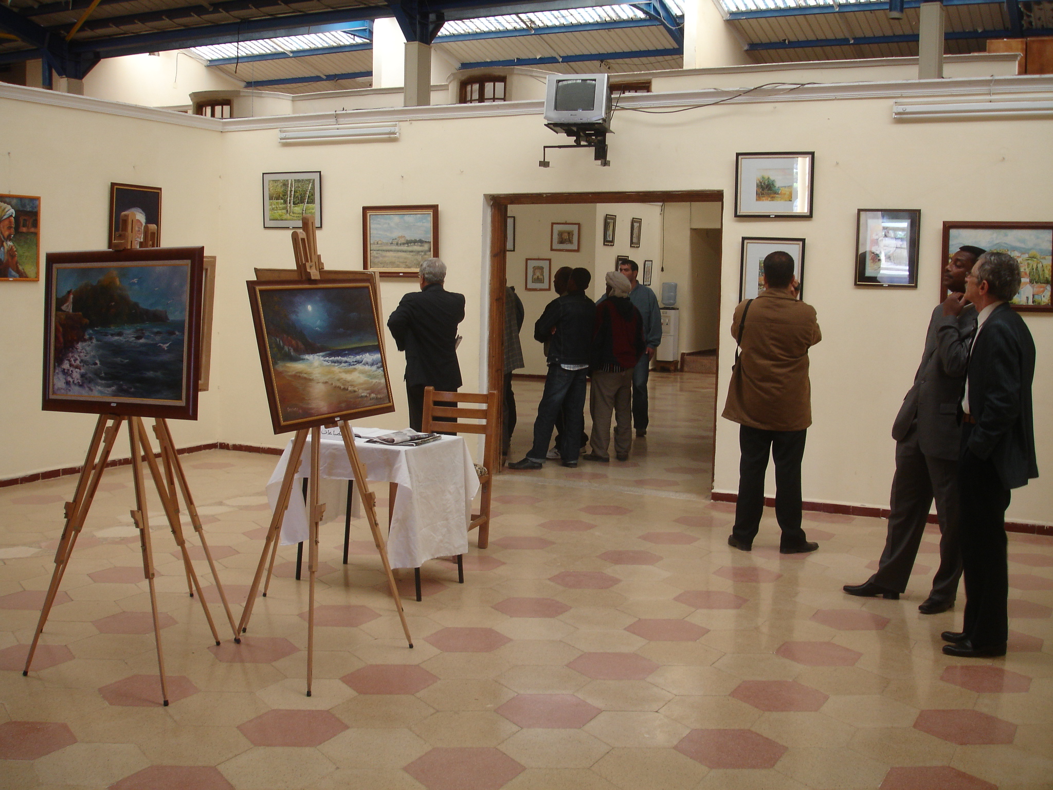 Art : cinq peintres exposent leurs oeuvres à Alger